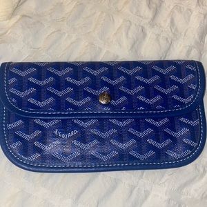 Goyard wallet from the bag or a pouch